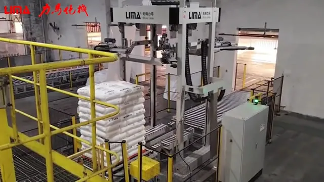 Máy bọc màng co (stretch hooding) tự động cho công ty hóa dầu