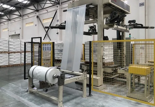 Máy chụp màng co tự động dùng trong dây chuyền đóng gói pallet