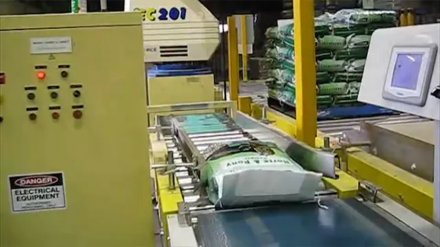 Máy đóng bao thức ăn chăn nuôi tự động  Úc (800 bao/giờ)