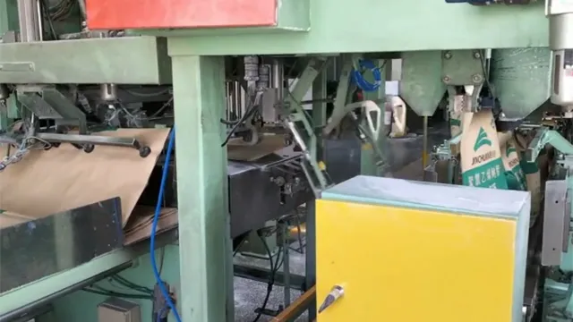 Máy cân và đóng bao tự động cho hạt PVC  Xinchuan Chemical, Trung Quốc (800 bao/giờ)